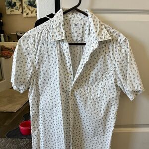 Uniqlo Men’s Button Up Shirt